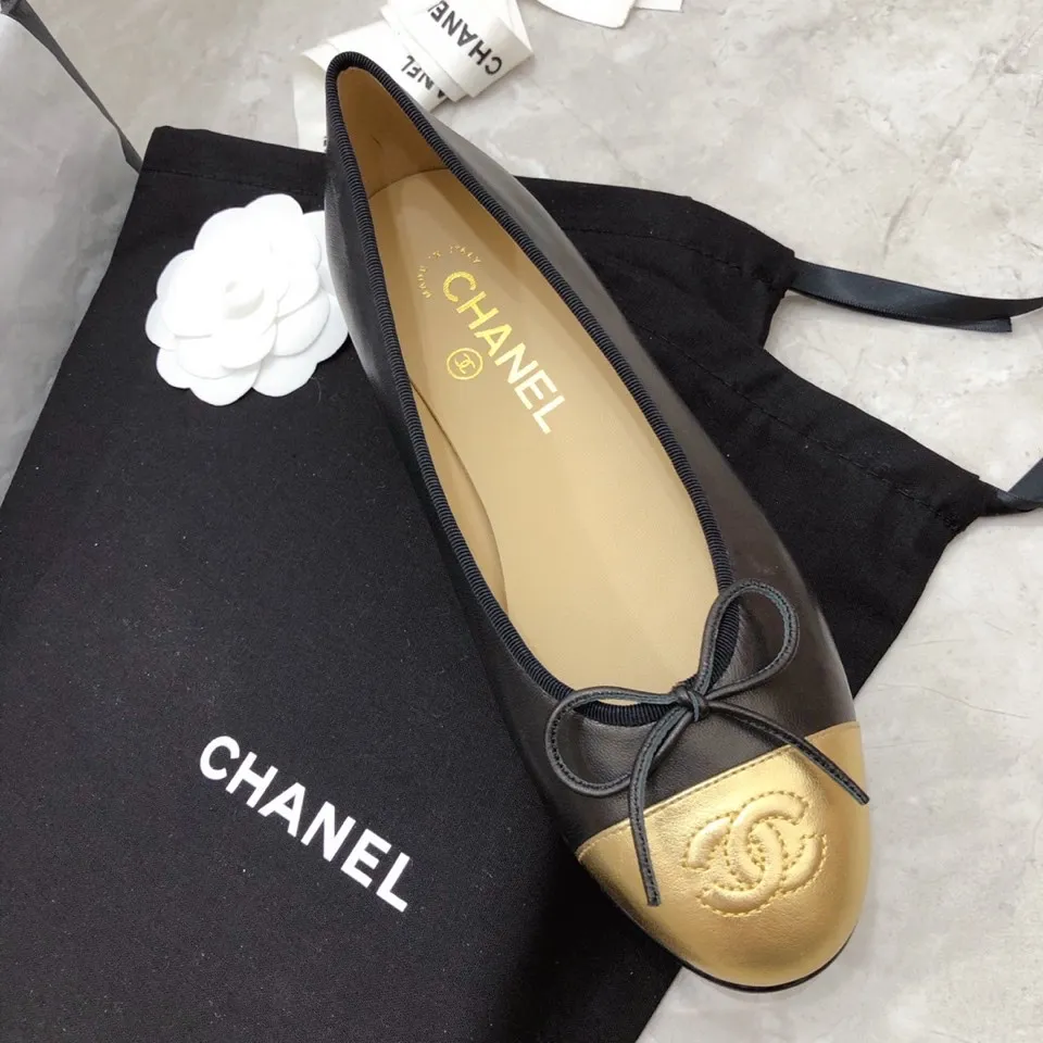 👟👟Ex-factory price 440👟👟 Chanel has been upgrading Chanel shoes ~ 2021ss top version HK overseas purchasing original cut at 1:1 Chanel Chanel Eternal Classic Bow Round Toe Ballet Shoes There are not many good quality, truly no pressure to enter and exit the counter. Regardless of the last type, leather material selection, and manufacturing process, they are all genuine craftsmanship and very sophisticated. ◾️Fabric: Mixed sheepskin imported from Italy ◾️Lining: Imported sheepskin (sweat-absorbent and soft) ◾️Sole: Italian special A-grade genuine leather sole (not ordinary thin sole in the market) ◾️Size: 35-39 [34 40 41 42 43 customization is not returnable]